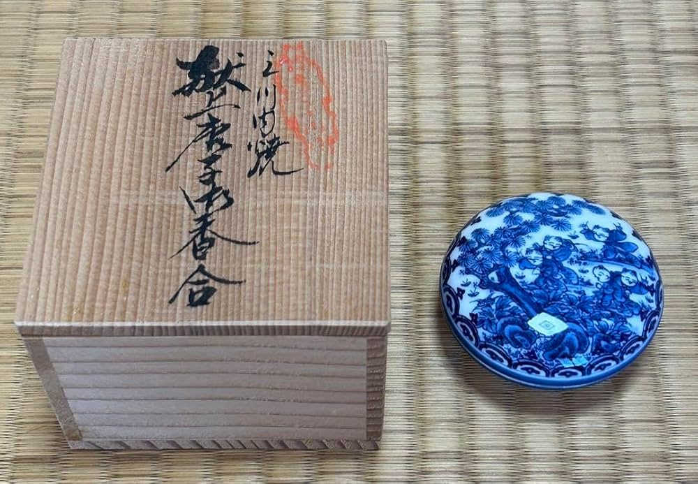 三川内焼　無形文化財　平戸雅松作　献上唐子香合 Amazon.co.jp: 三川内焼 無形文化財 平戸雅松作 献上唐子香合